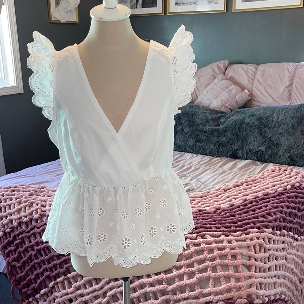 White 0x lace top - Picture 3 of 8